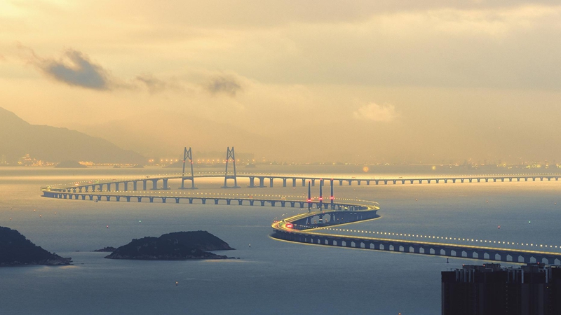 10、龐源租賃參建國家“世紀工程”港珠澳大橋（2012—2017年）_副本.jpg